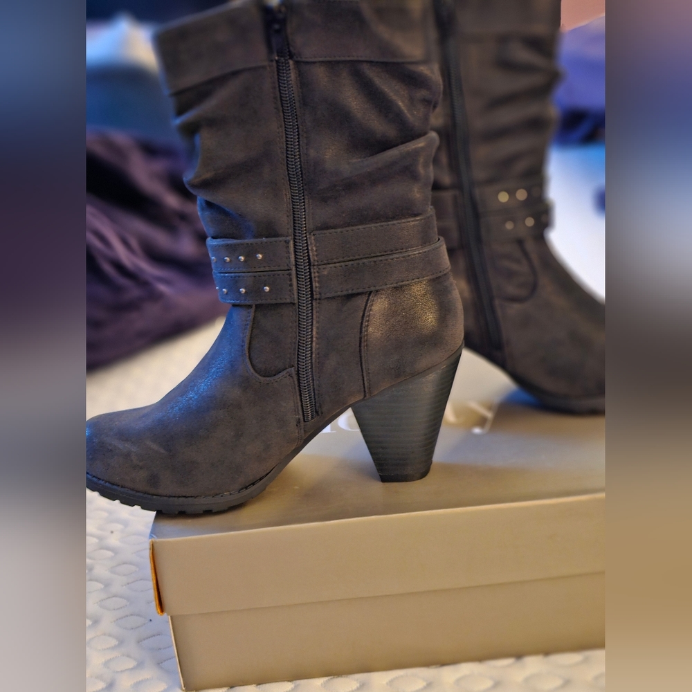 Levity Norma women's boots size 8.50 color black. New Never worn heel 3" NWOT - Picture 3 of 13